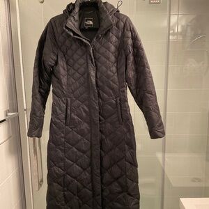 *Rare* The North Face Long Puffer Coat Black